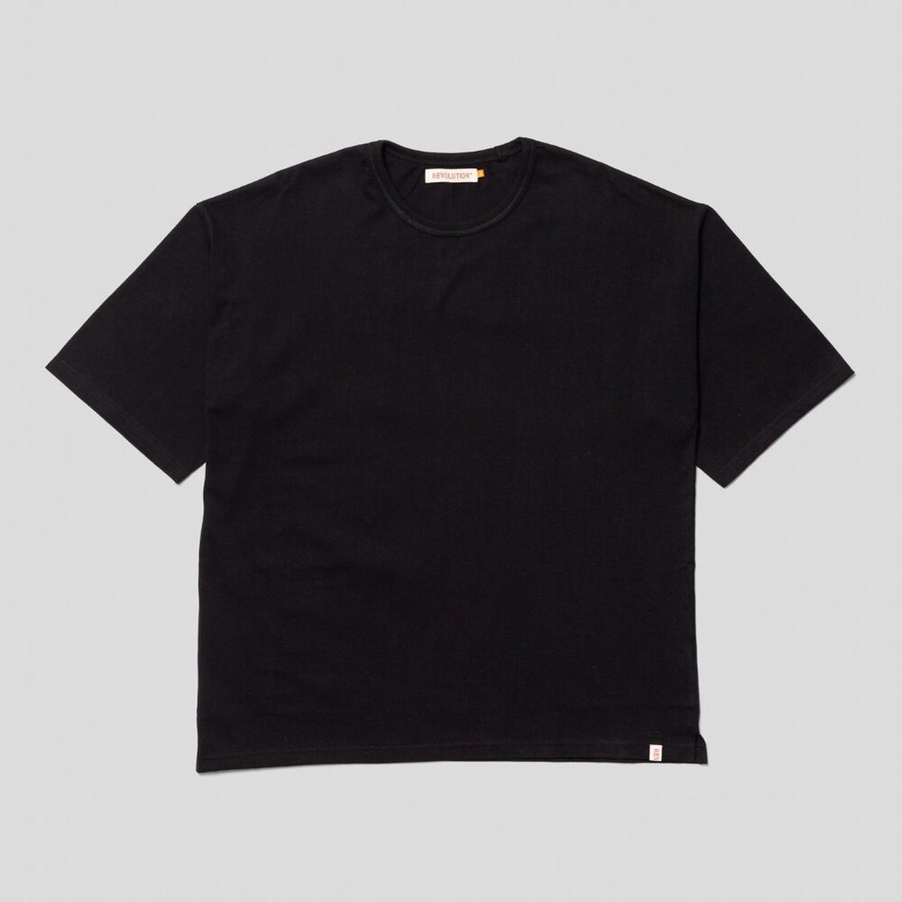 BNWT Revolution of 1995 - Men's Boxy Fit Black Organic Cotton T-Shirt